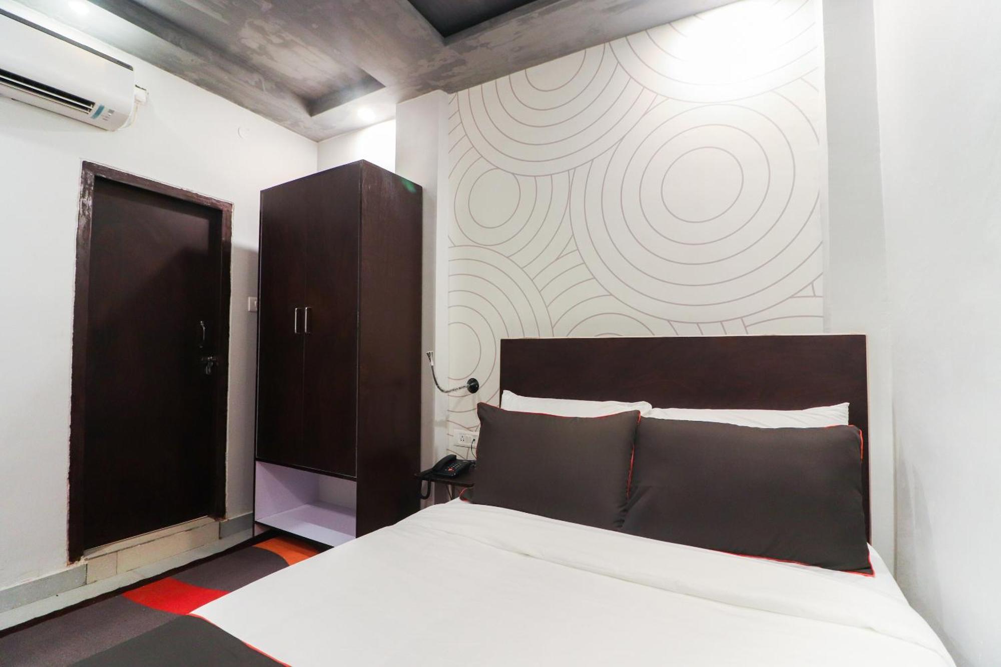 Super Collection O Sonica Gold Civil Lines Hotel Allāhābād Junction Buitenkant foto